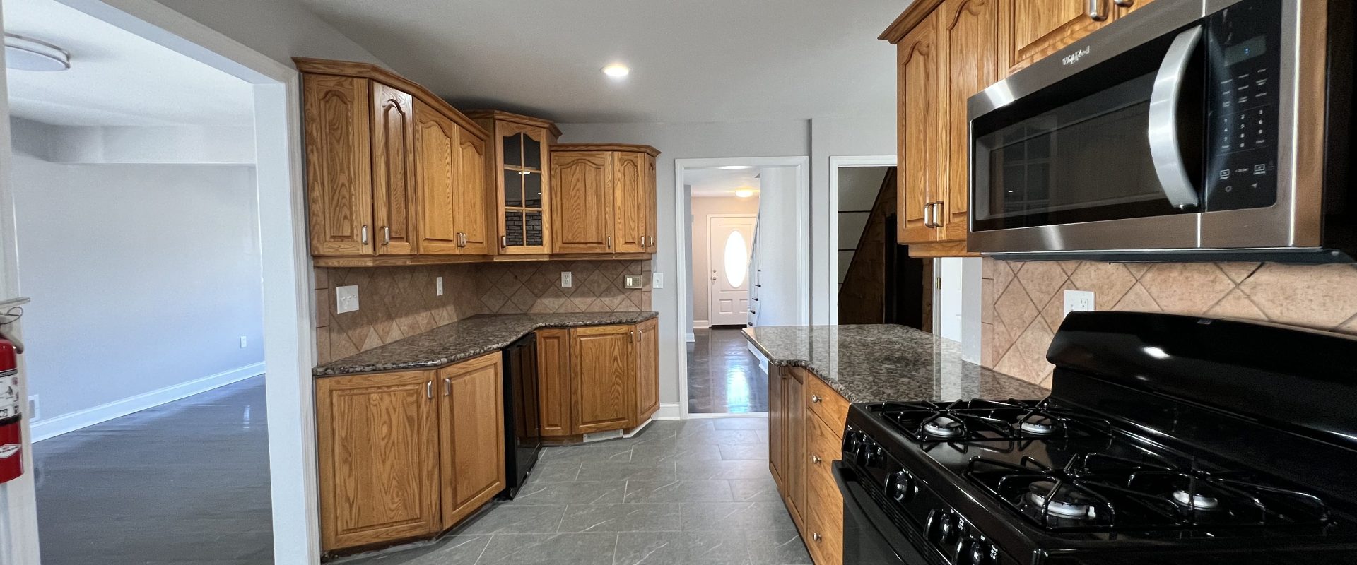 93 Roosevelt Ave Colonia, NJ 07067